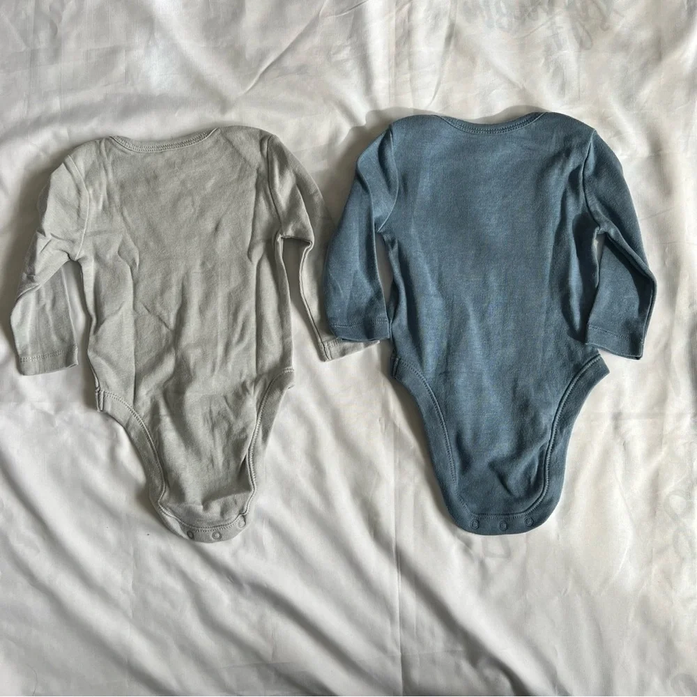 Set of 6 Old Navy Blue Tone Long Sleeve Onesies in Size 0-3 Months